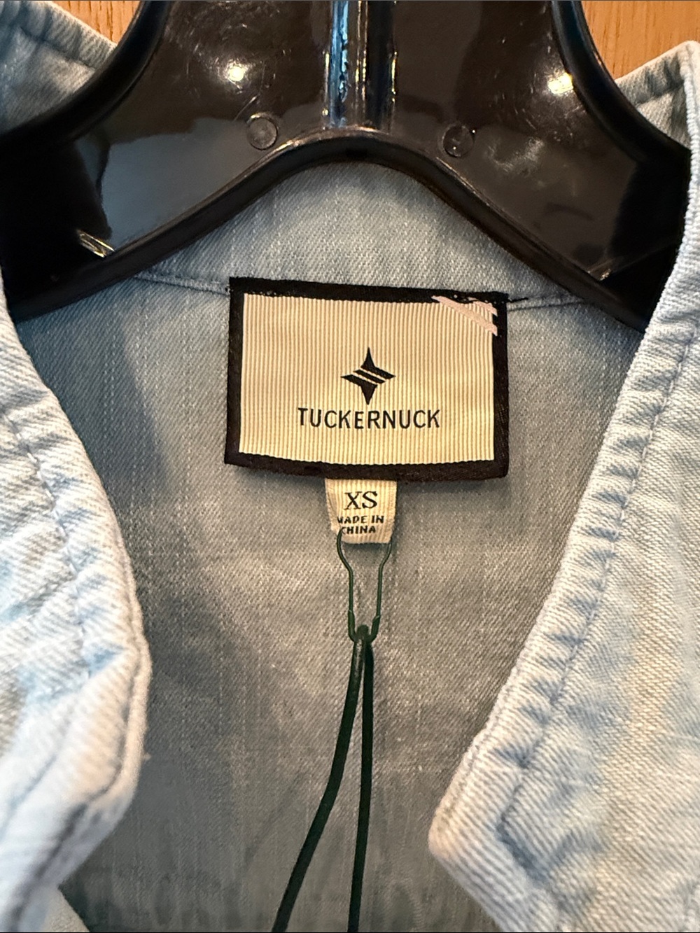 Tuckernuck Trapunto Stitch Sofia light wash denim Shirt Size Xsmall NWT - Picture 6 of 9